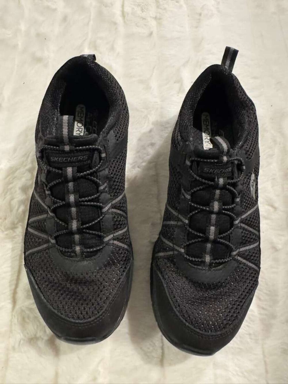 Skechers Black Athletic Walking Shoes Size 6 US Pre-Owned Good